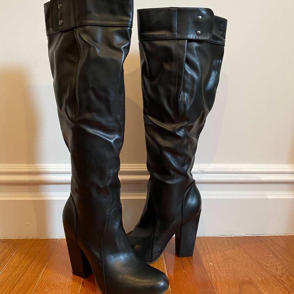 Knee-High Black Heeled Boots